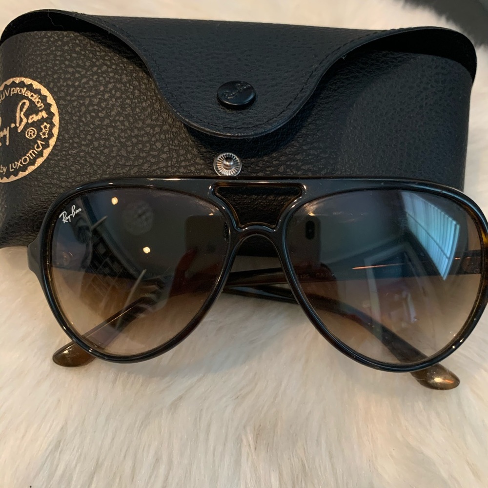Ray bans!!